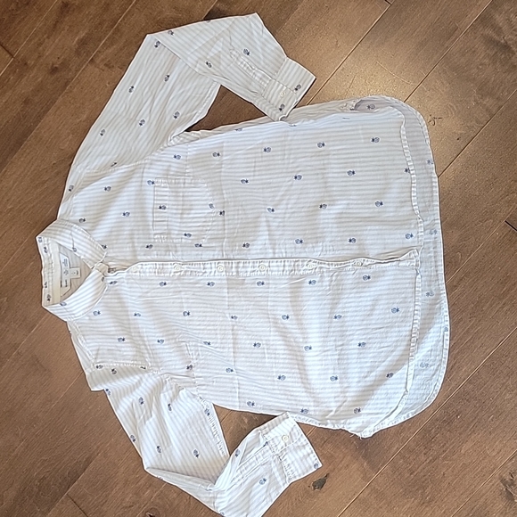 Old Navy: Fun Pineapple shirt - Picture 1 of 3